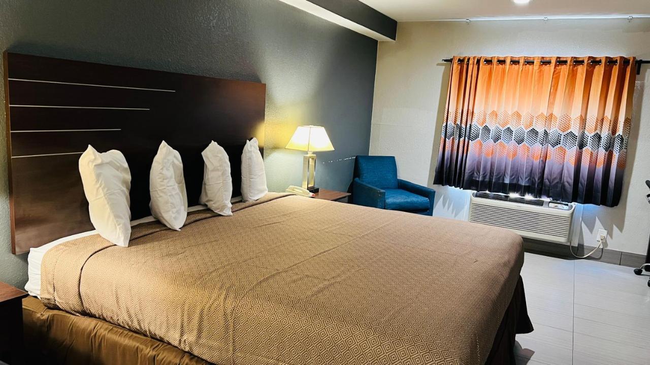 Regency Inn & Suits Хьюстон Экстерьер фото